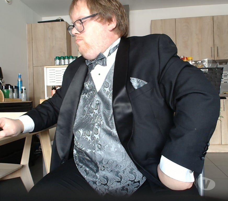 Gay Mons Cuesmes - Photos Vivastreet JH 38 ans à la recherche de mecs pour plan cul à deux ou +