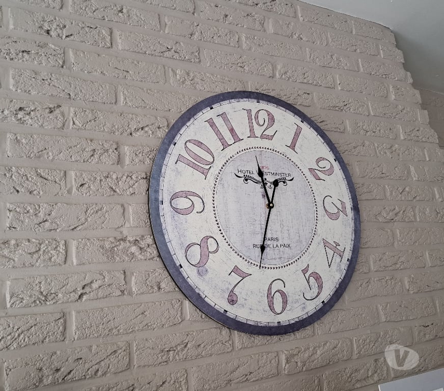 Meubles & Décoration Dilbeek Itterbeek - Photos Vivastreet Tapis,horloge murale et tabouret