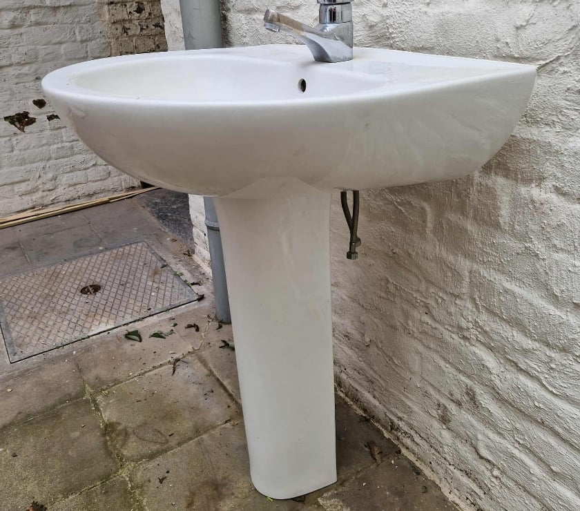lavabo de salle de bain blanc