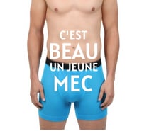 Un jeune mec sucé est encore plus beau !