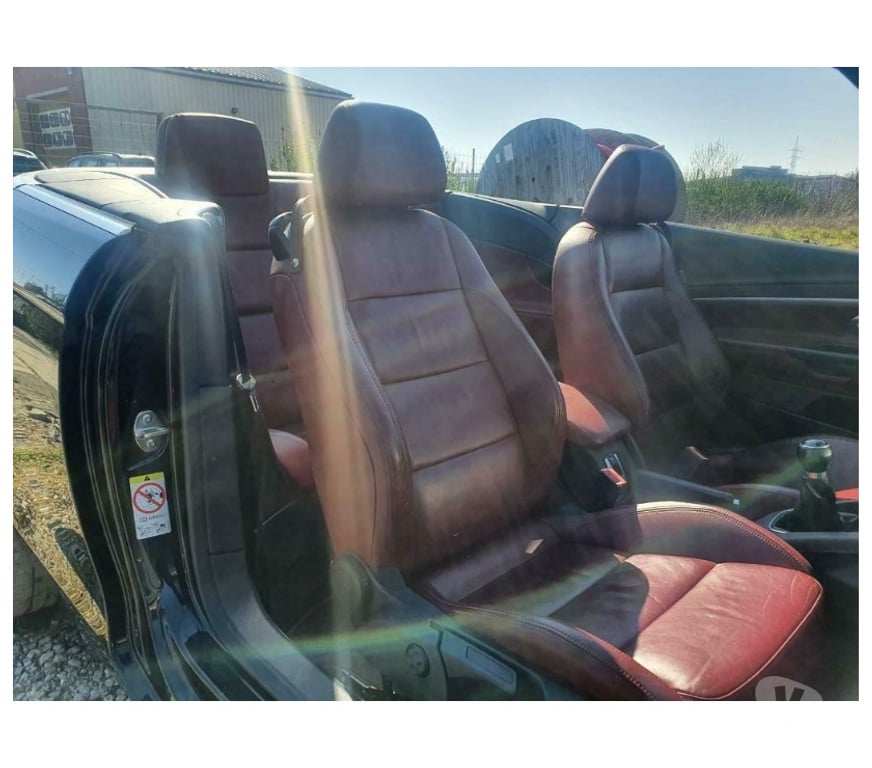 Voiture à vendre Pont-de-Loup - Photos Vivastreet Vw Eos 2.0tdi 140cv cuir rouge, airco digital, jantes alu17