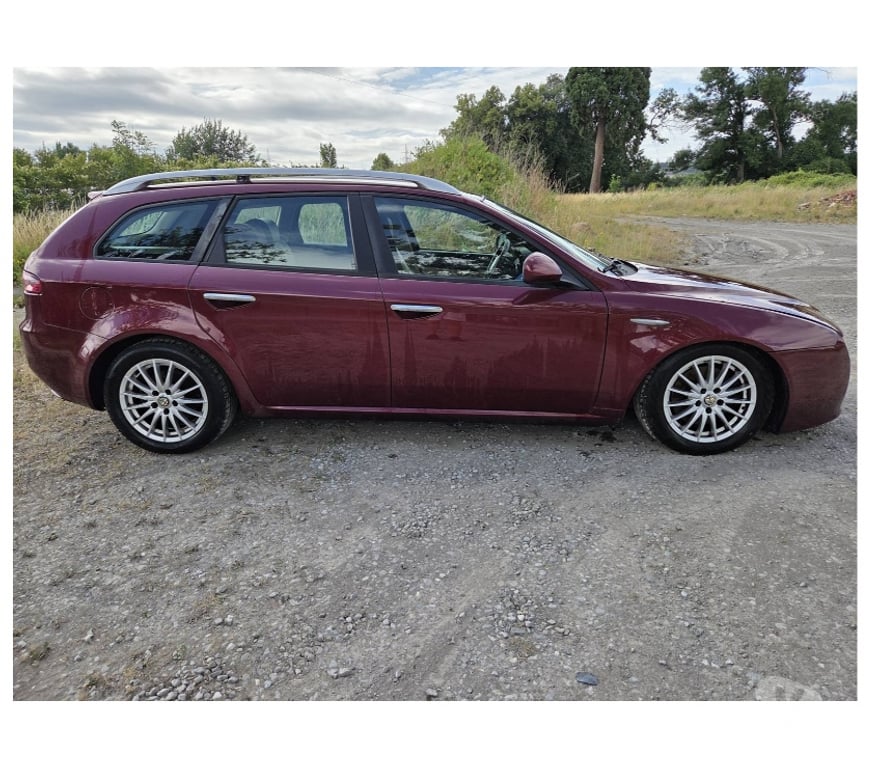 Voiture à vendre Pont-de-Loup - Photos Vivastreet Alfa 159 break 2008 1.9jtd 115cv Cuir Beige Ac Jantes Cruise
