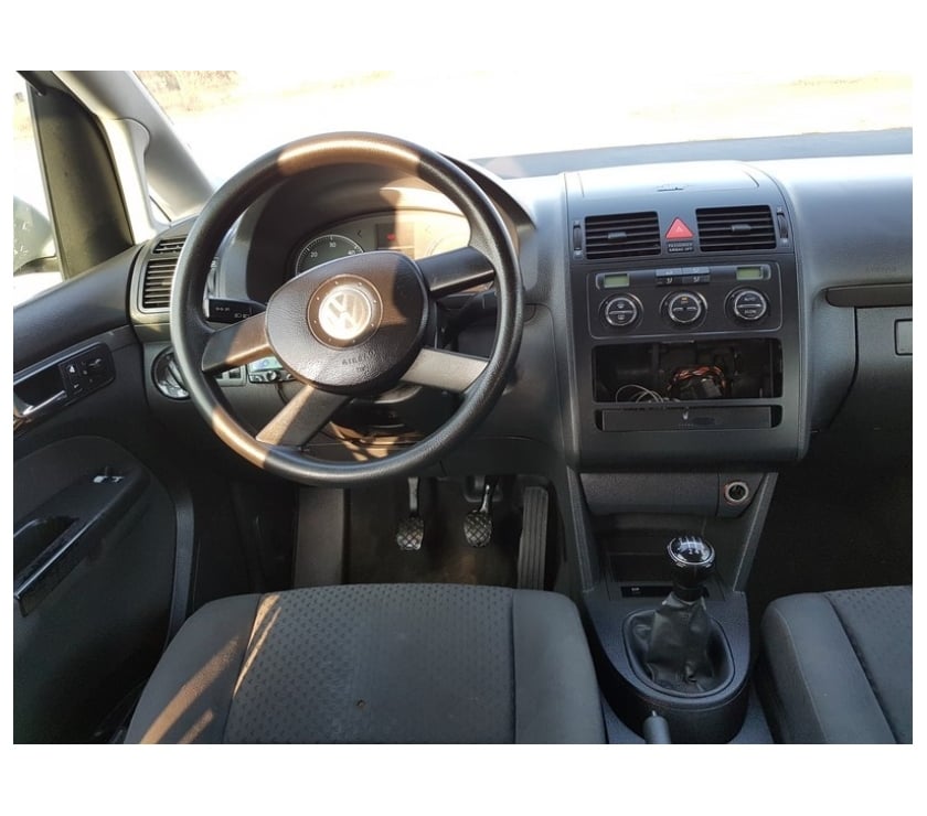 Voiture à vendre Pont-de-Loup - Photos Vivastreet Vw touran 7places 1.9tdi 105cv Airco...