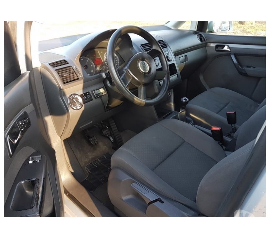 Voiture à vendre Pont-de-Loup - Photos Vivastreet Vw touran 7places 1.9tdi 105cv Airco...