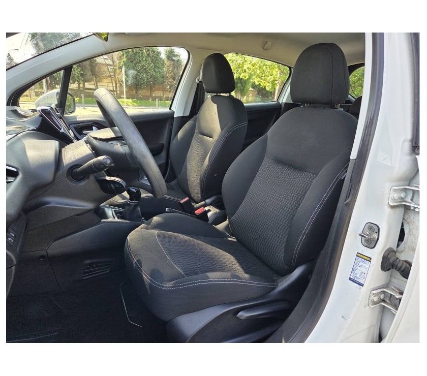 Voiture à vendre Pont-de-Loup - Photos Vivastreet Peugeot 208 2018 euro6b 1.6hdi 75cv 55kw Gps Airco Cruise...