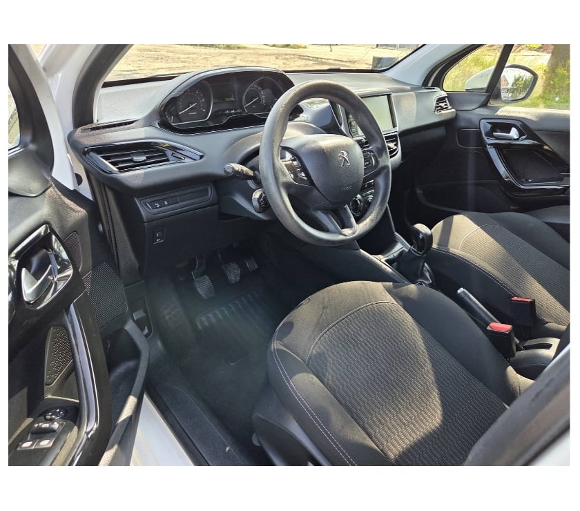 Voiture à vendre Pont-de-Loup - Photos Vivastreet Peugeot 208 2018 euro6b 1.6hdi 75cv 55kw Gps Airco Cruise...