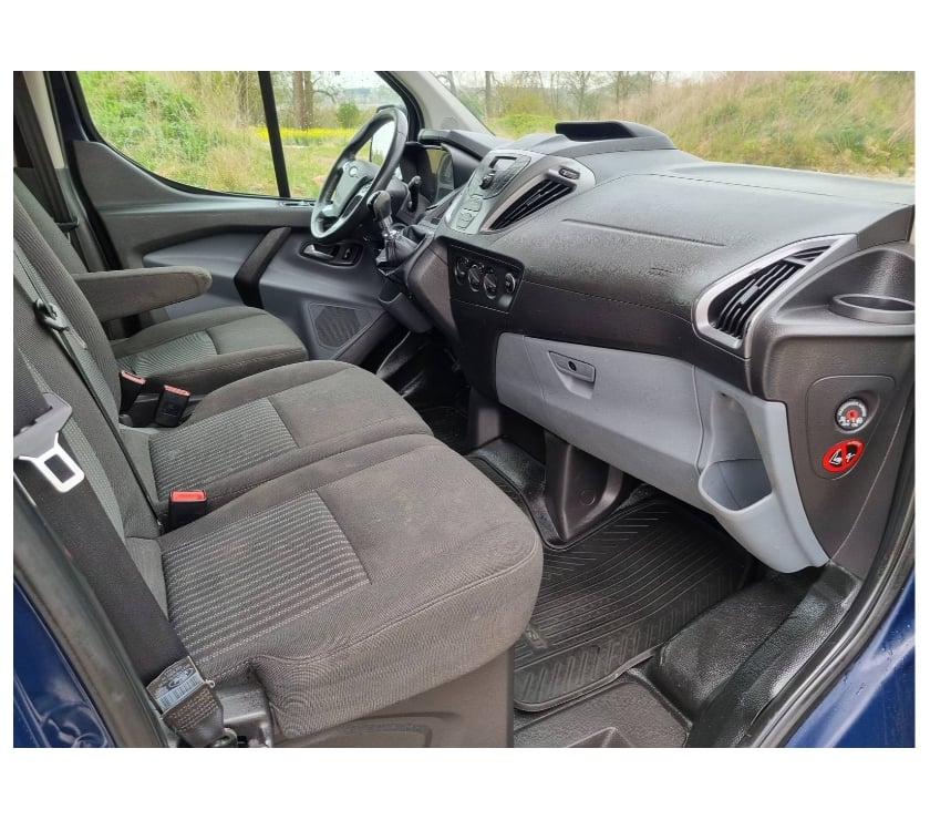 Véhicules commerciaux & utilitaires d'occasion Pont-de-Loup - Photos Vivastreet Ford Transit Custom 9places minibus 2.2tdci 125cv 92kw airco