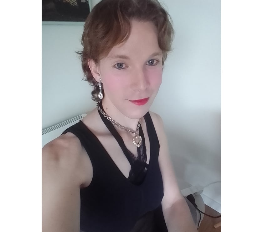 Escort - Photos Vivastreet Sexy petite travestie masseuse pro proche de Ostende