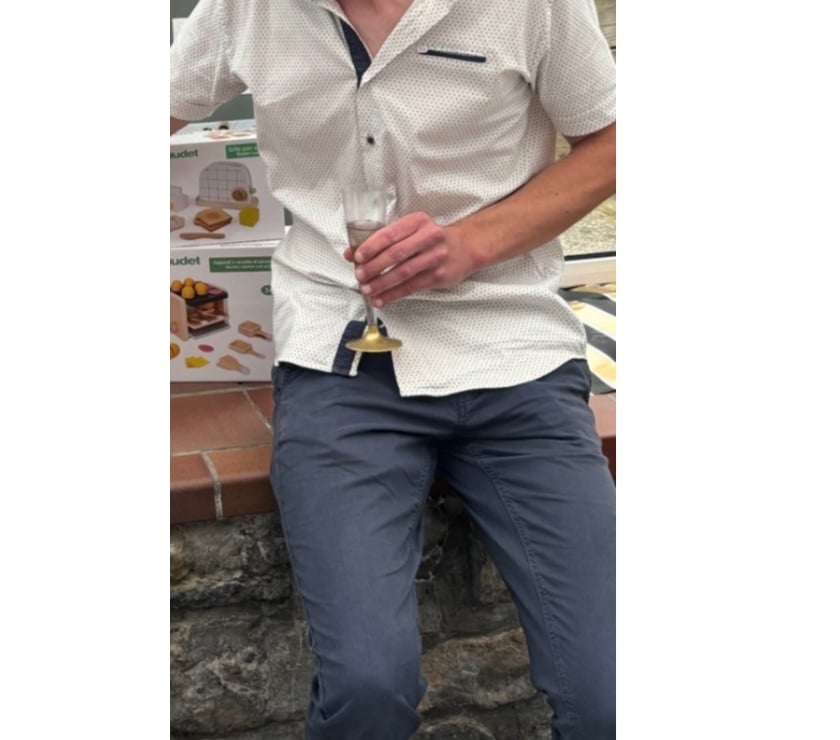 exhib Charleroi Charleroi-Centrum - Photos Vivastreet Beau jeune homme disponible pour femme
