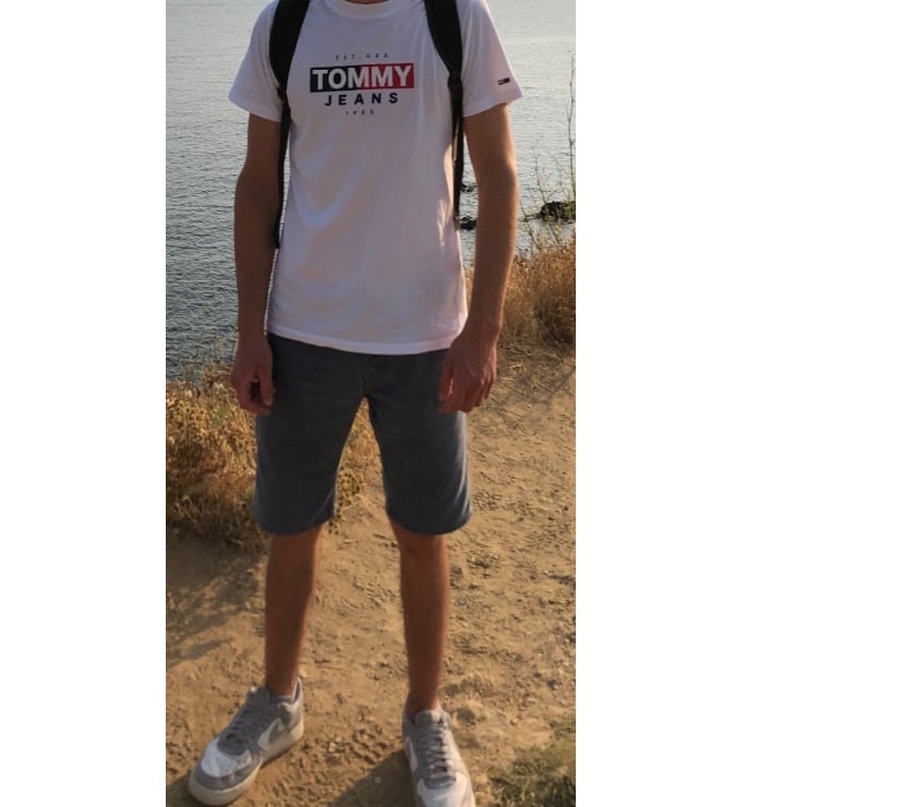 exhib Charleroi Charleroi-Centrum - Photos Vivastreet Beau jeune homme disponible pour femme