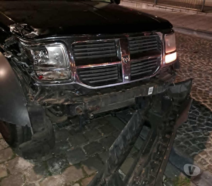 Voiture à vendre Tournai Tournai-Centrum - Photos Vivastreet dodge nitro accidentée