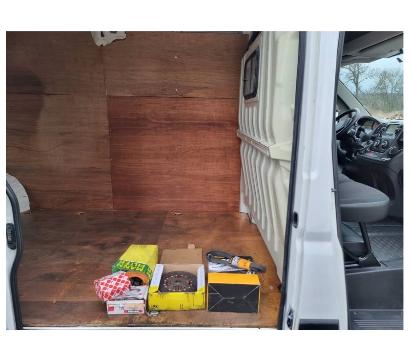 Véhicules commerciaux & utilitaires d'occasion Pont-de-Loup - Photos Vivastreet Peugeot Boxer L4 2018 2.0hdi 131cv Gps Airco Cruise Camera
