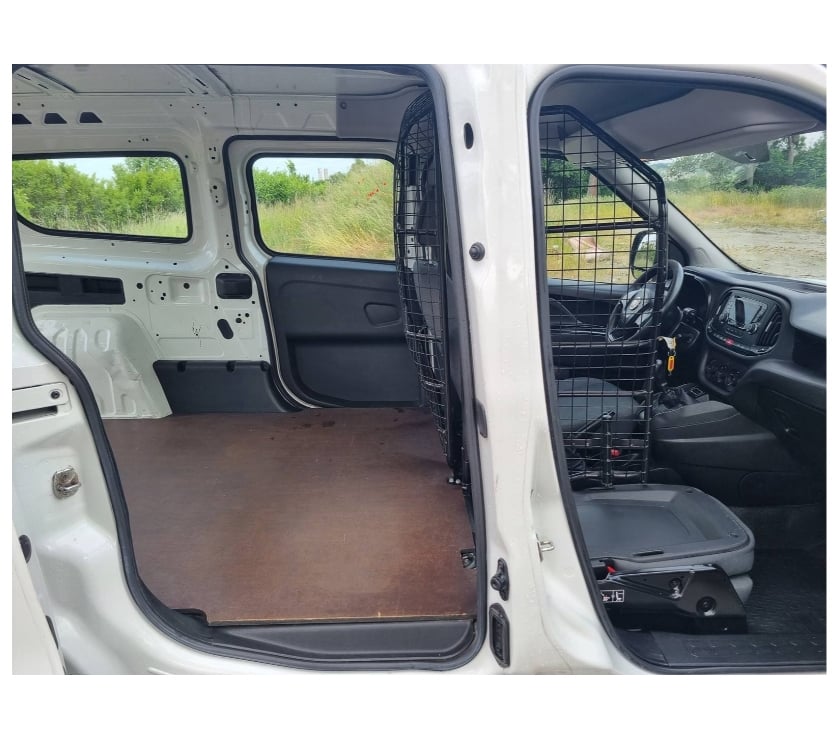 Véhicules commerciaux & utilitaires d'occasion Pont-de-Loup - Photos Vivastreet Fiat Doblo L2 long châssis 7 2017 Euro6 1.3jtd 95cv 98590KM