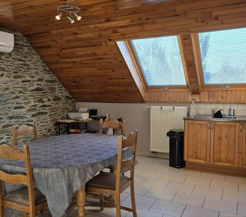 Location appartement Bertrix - Photos Vivastreet ACREMONT : appartement 2e étage, 1ch, +-45m² avec parking.
