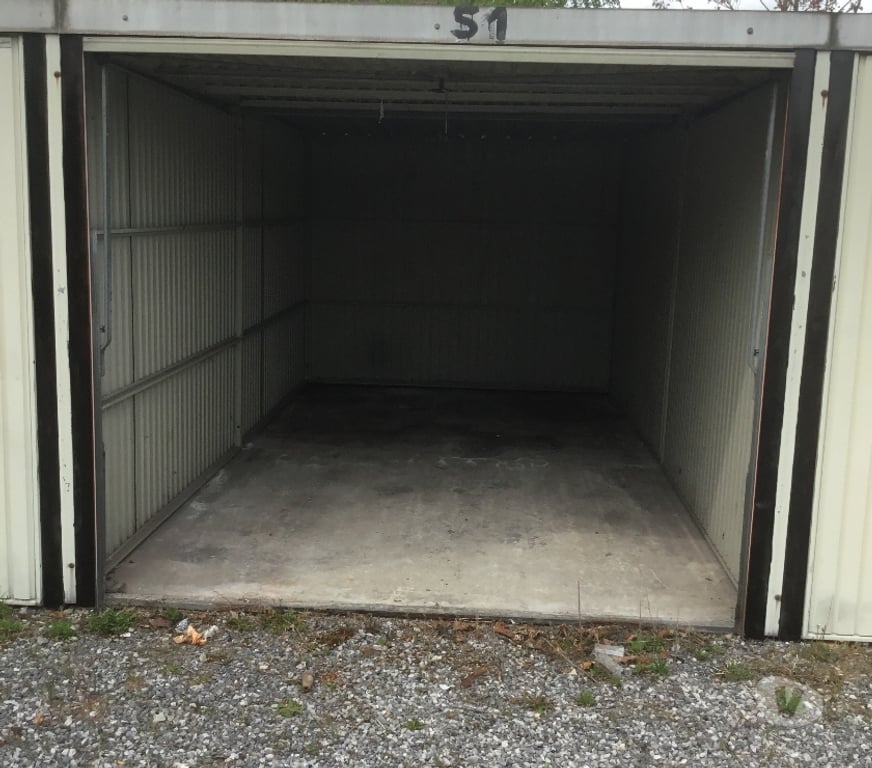 Vente parking Gilly Gilly-Centrum - Photos Vivastreet A vendre 23 garages sur un site sécurisé