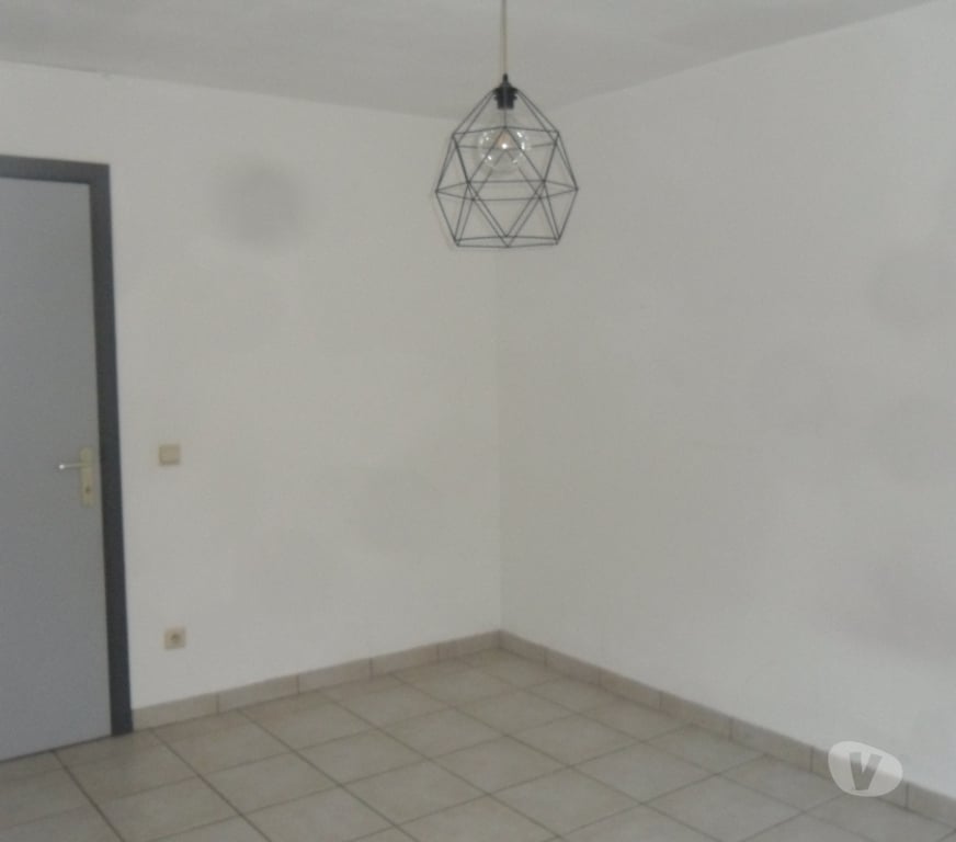 Location appartement Bertrix - Photos Vivastreet Appartement à louer 87, rue de la Gare à 6880 Bertrix