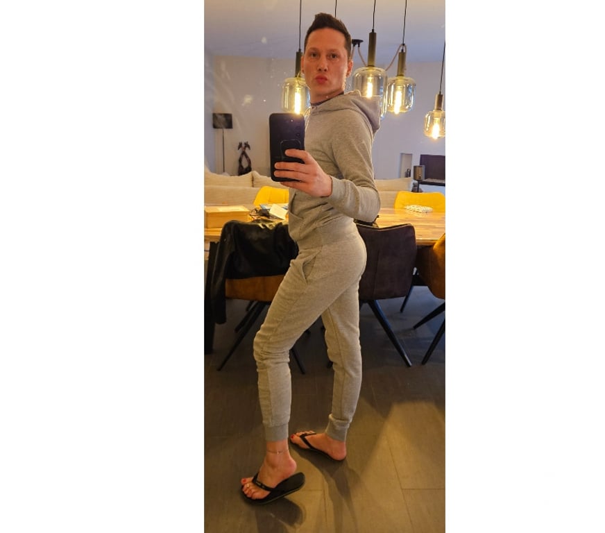 Gay Liège Liège-Centrum - Photos Vivastreet Chienne en chaleur au midi-minuit