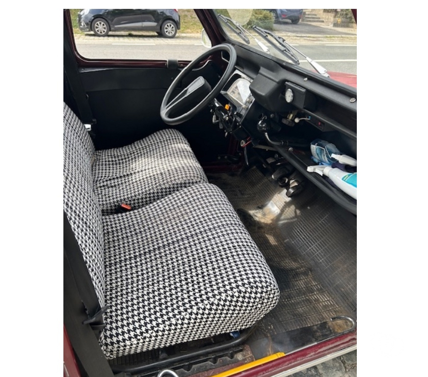 Voitures de collection Seneffe Feluy - Photos Vivastreet À VENDRE : 2CV Charleston 1981