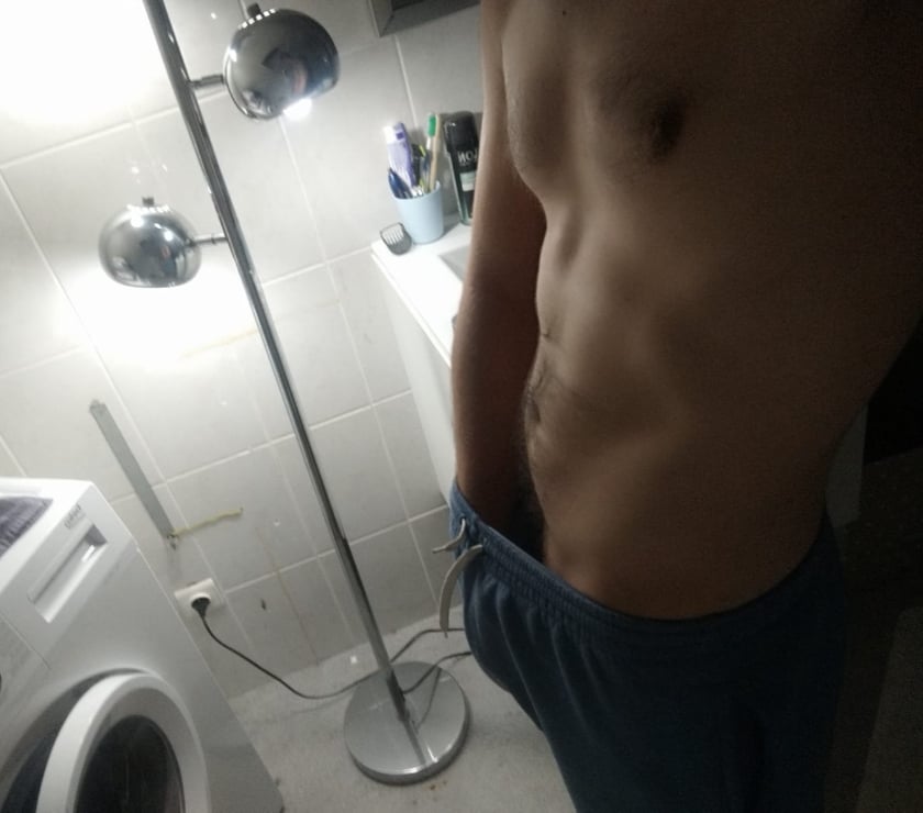 Rencontre sexe - Photos Vivastreet Deux amis cherchent une miss sympa pour moment complice 😉