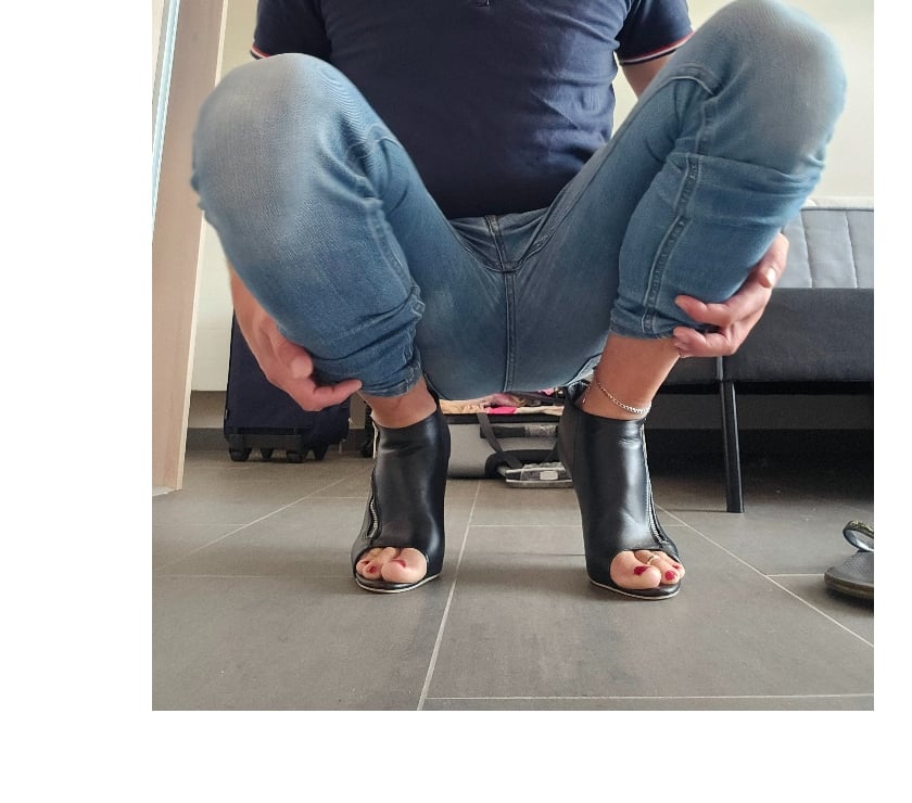 SLUT DISPONIBLE MAINTENANT