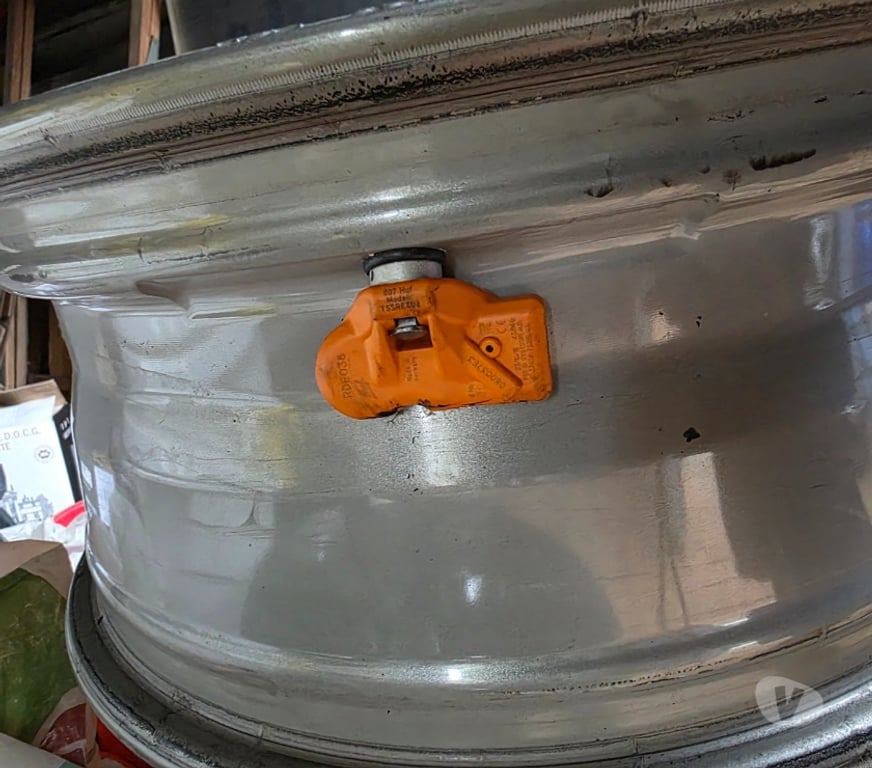 Pièces et services auto Hélécine - Photos Vivastreet 4 Jantes Alu 16" Borbet Speed 5x108 Peugeot