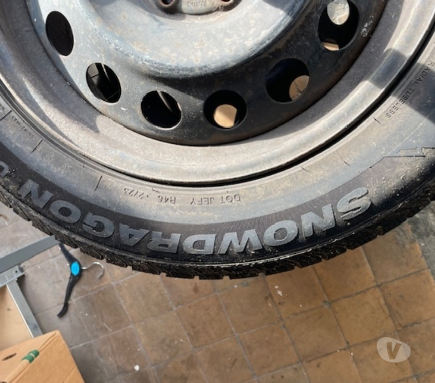 Pièces et services auto Liège Liège-Centrum - Photos Vivastreet PNEUS HIVER MONTES SUR JANTES EN TOLES POUR SUV CITROËN C5