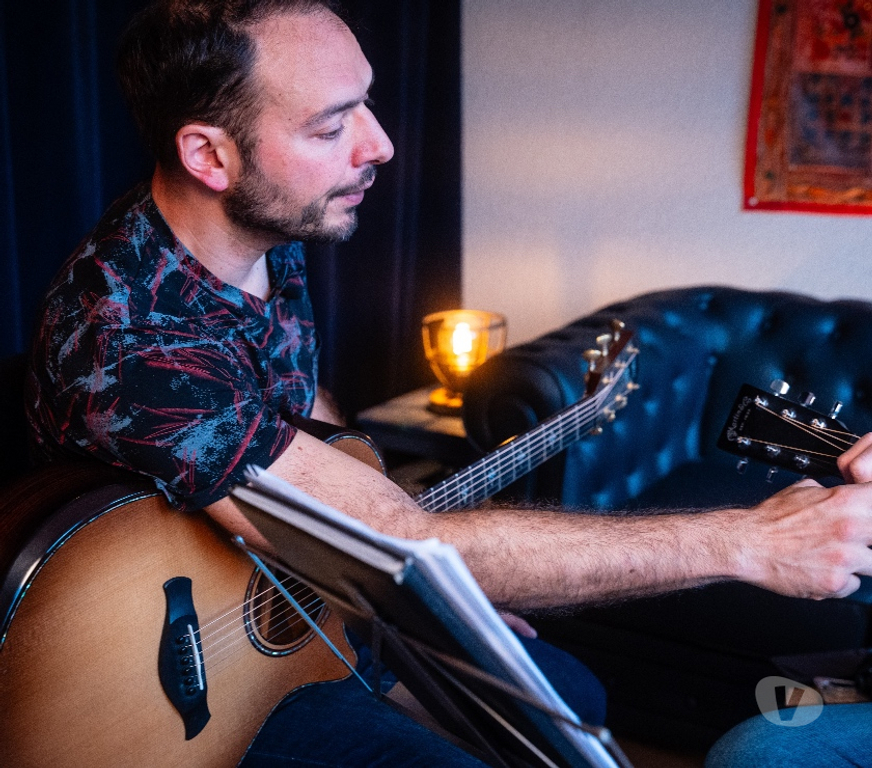 Musique - Théâtre - Danse Saint-Gilles - Photos Vivastreet Cours de guitare acoustique et theorie de la musique
