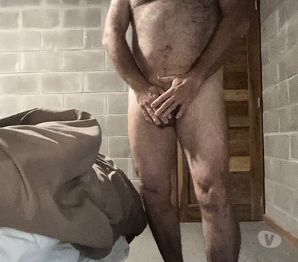 Gay Bruxelles-Centrum Bruxelles (Brussels) - Photos Vivastreet Je recherche un homme actif qui peut recevoir chez lui