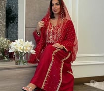 Femme arabe ou caucasienne pour gentleman black