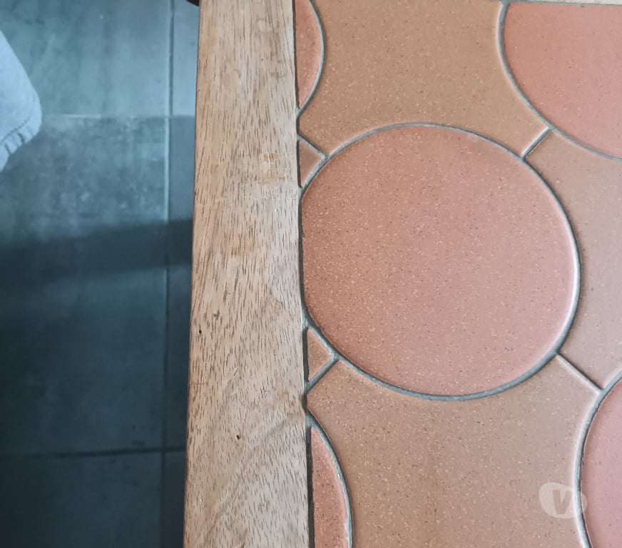 Meubles & Décoration Tournai Tournai-Centrum - Photos Vivastreet Belle table basse vintage en bois et carrelage