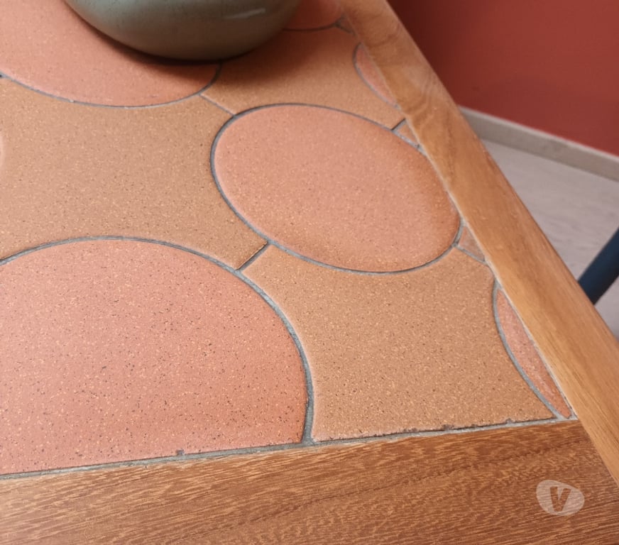 Meubles & Décoration Tournai Tournai-Centrum - Photos Vivastreet Belle table basse vintage en bois et carrelage