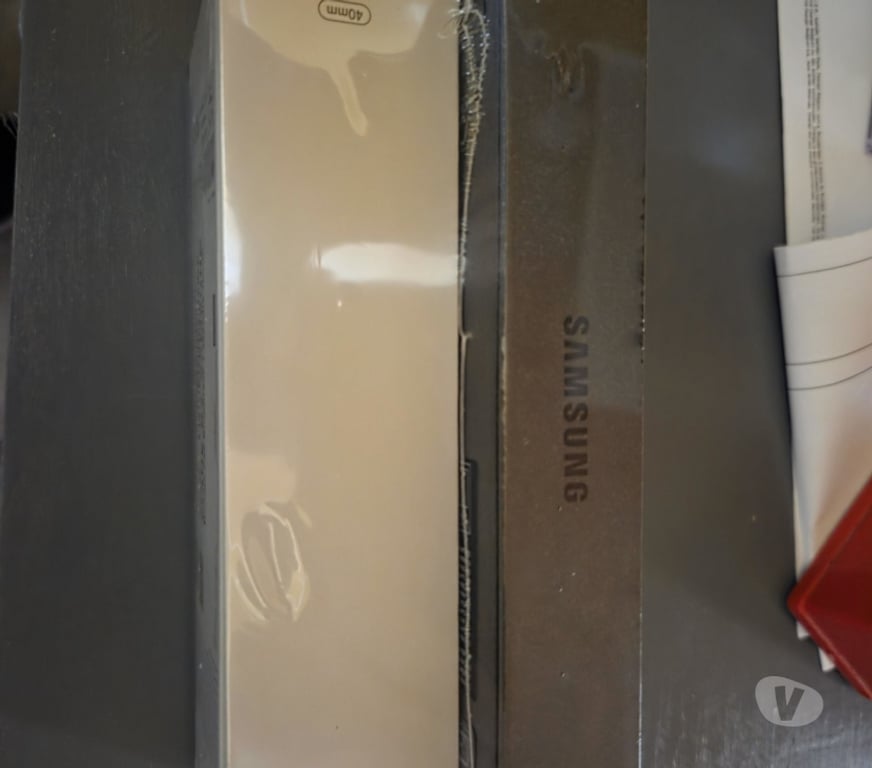 Téléphonie Arville - Photos Vivastreet samsung s25 et galaxy watch8 neuf et emballe a vendre