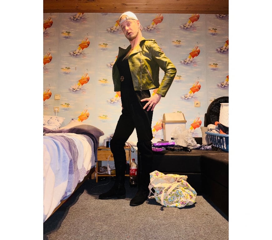 Gay Charleroi Charleroi-Centrum - Photos Vivastreet Travesti chaud comme la braise