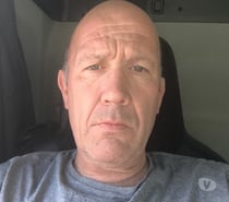 Cherche travesti crédible pour exhibé ce soir