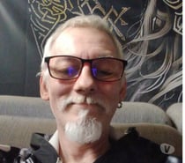 Bi passif cherche actif .