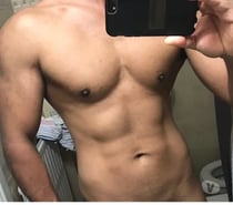 Beau étalon très bien membré