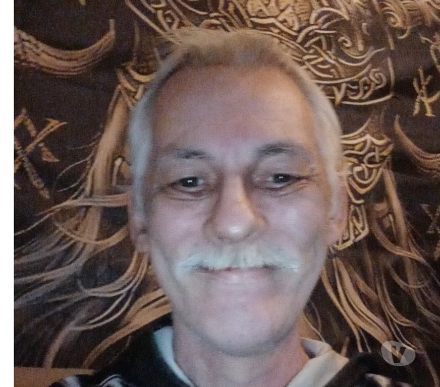 Gay Laeken - Photos Vivastreet Bi passif cherche des actif.