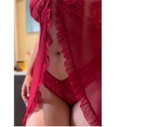 Jovem brasileira em busca de prazer