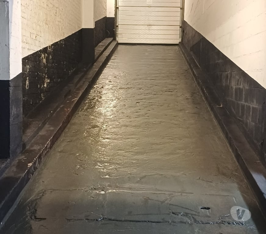 Location parking & garage Saint-Gilles - Photos Vivastreet Emplacement parking à louer proche Châtelain et Stéphanie