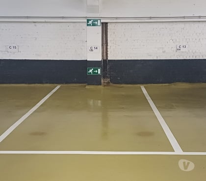 Location parking & garage - Photos Vivastreet Emplacement parking à louer proche Châtelain et Stéphanie