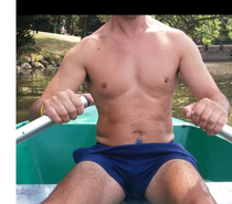 Reçois jeune femme, femme en glory hole