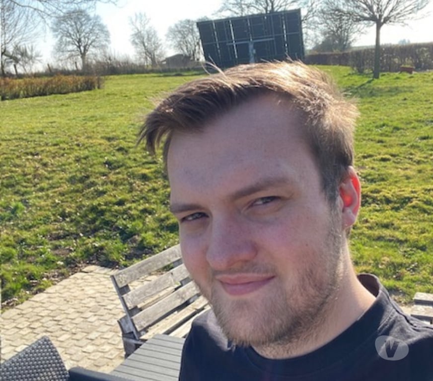 exhib Marche-en-Famenne - Photos Vivastreet jeune homme fait du sport avec vous