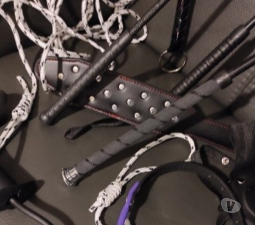 Gay Namur Marche-les-Dames - Photos Vivastreet H. 69a en lingerie pour H.en lingerie