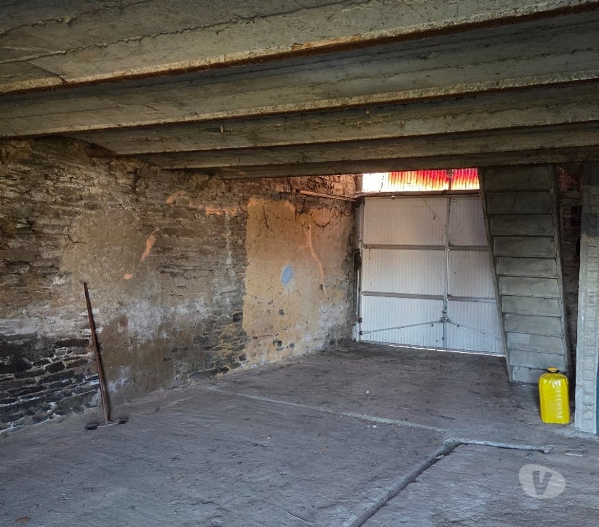 Annonce maison Paliseul Fays-les-Veneurs - Photos Vivastreet FAYS-LES-VENEURS : Maison en pierre, grange, jardin, 3a40ca.