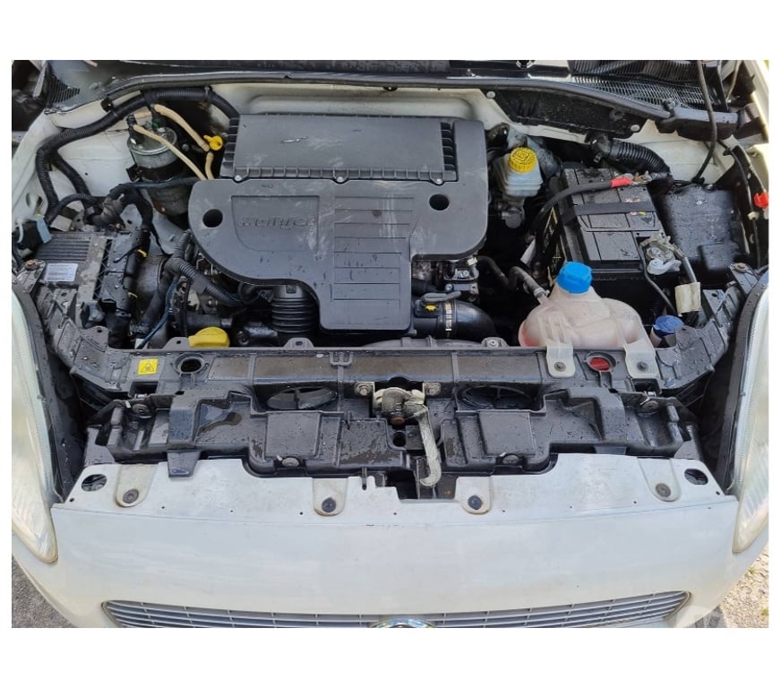 Voiture à vendre Pont-de-Loup - Photos Vivastreet Fiat Punto 2009 3portes 156593km 1.3jtd 70cv pack électri.