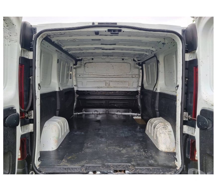 Véhicules commerciaux & utilitaires d'occasion Pont-de-Loup - Photos Vivastreet Renault Trafic 10 2018 L1h1 89000km 1.6dci 95cv 70kw airco