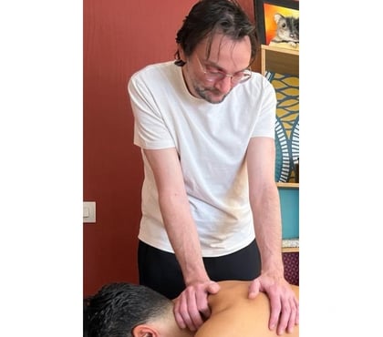 Escort girl Messancy-Centrum Messancy - Photos Vivastreet Sensual hands - Mains sensuelles