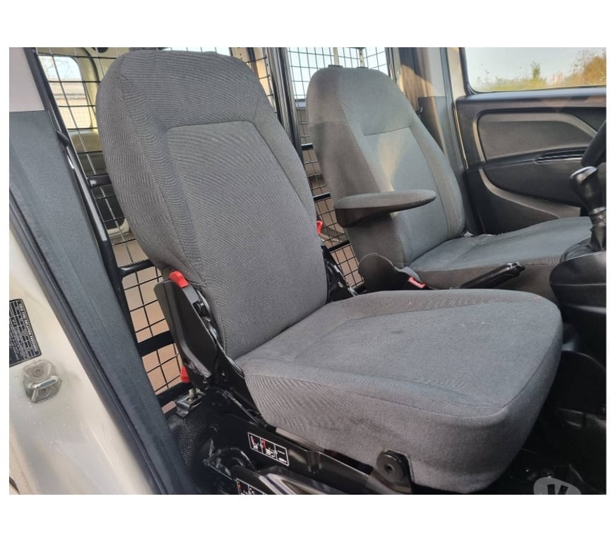 Véhicules commerciaux & utilitaires d'occasion Pont-de-Loup - Photos Vivastreet Fiat Doblo L2 long châssis 7 2017 Euro6 1.3jtd 95cv 93740KM