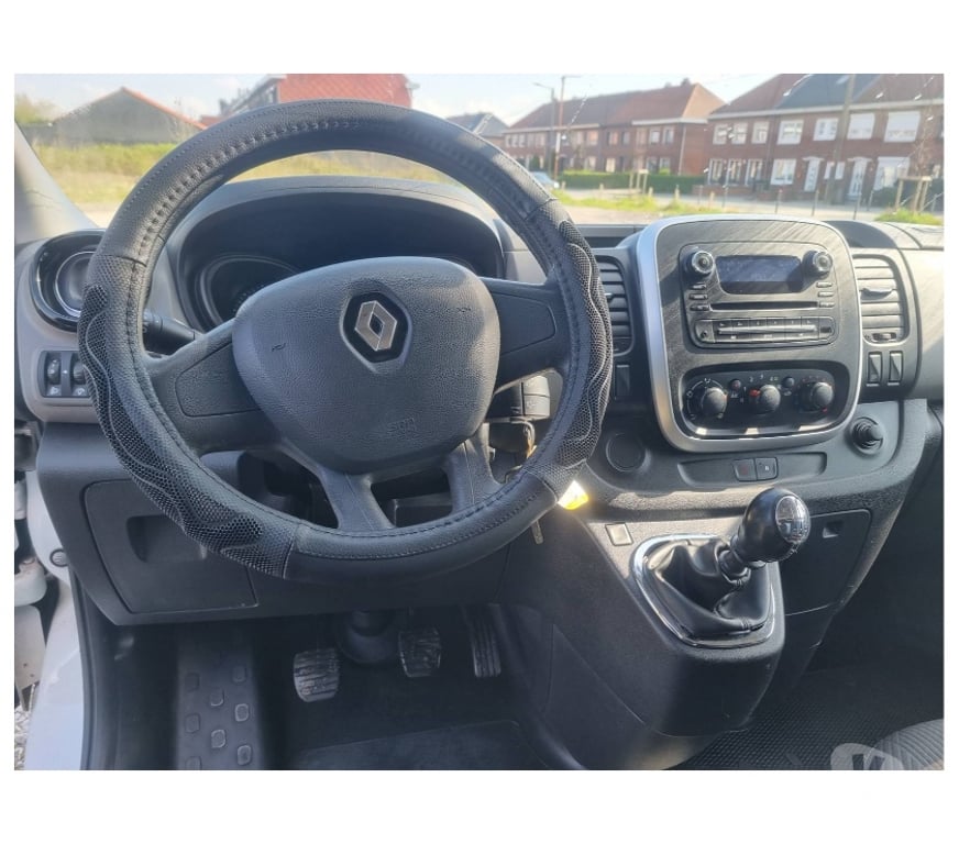 Véhicules commerciaux & utilitaires d'occasion Pont-de-Loup - Photos Vivastreet Renault Trafic Long châssis 1.6dci 125cv 2016 euro5 Airco.