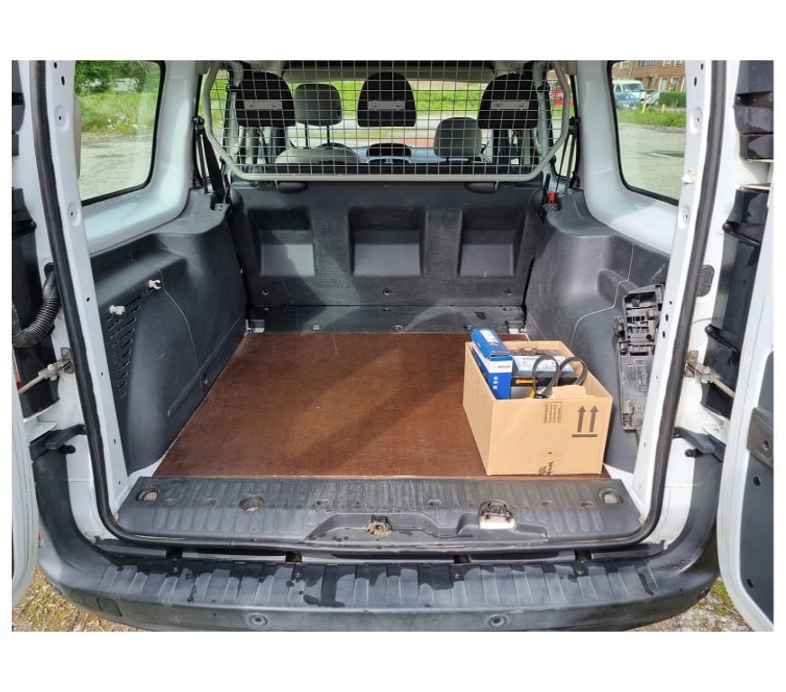 Véhicules commerciaux & utilitaires d'occasion Oignies - Photos Vivastreet Renault Kangoo 2018 double cabine 136.300km 1.5dci 90cv EU6